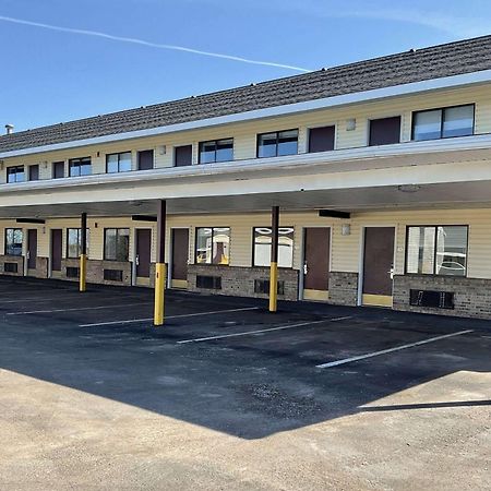 Baymont By Wyndham Petoskey Motel Dış mekan fotoğraf